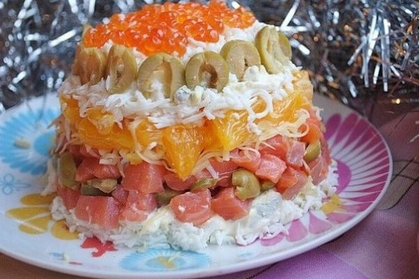 Королевский салат с форелью и апельсином