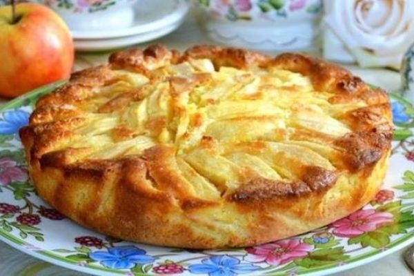 Итальянский деревенский пирог с яблоками 